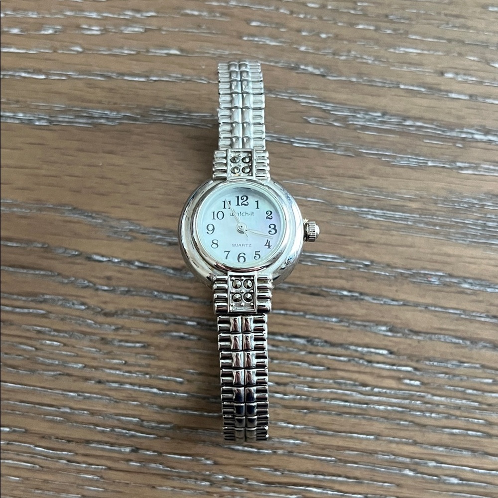 watch•it Silvertone Women's Watch with Stretchy Band